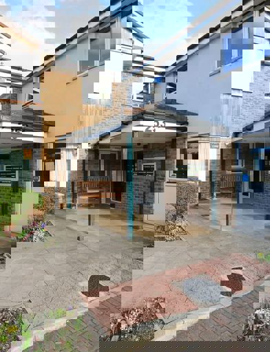 Lordship Court 001 