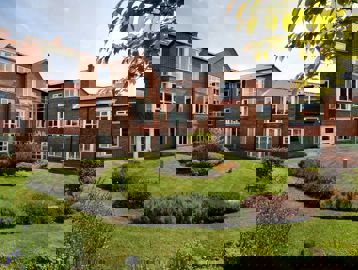 Springhill Court Yo61 014