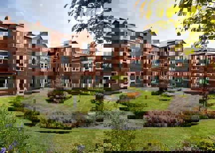 Springhill Court Yo61 014