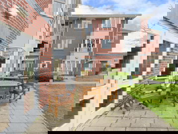 Applegarth Court 005