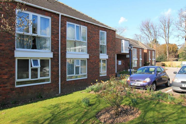 Newport Court 012