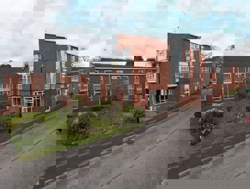Latham Court 008