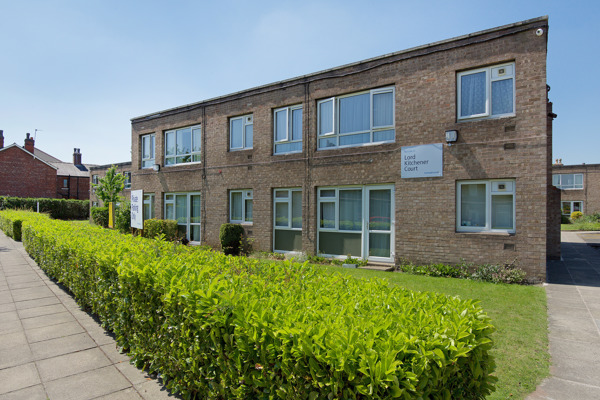 Lord Kitchener Court M33 013