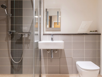 An accessible bathroom at Monaveen
