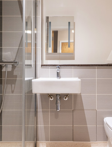An accessible bathroom at Monaveen 