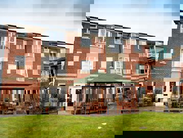 Elkin Court 32
