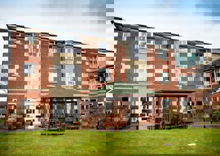 Elkin Court 32