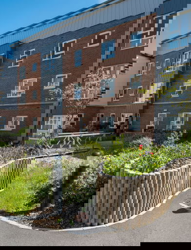 Falcon Court 6 