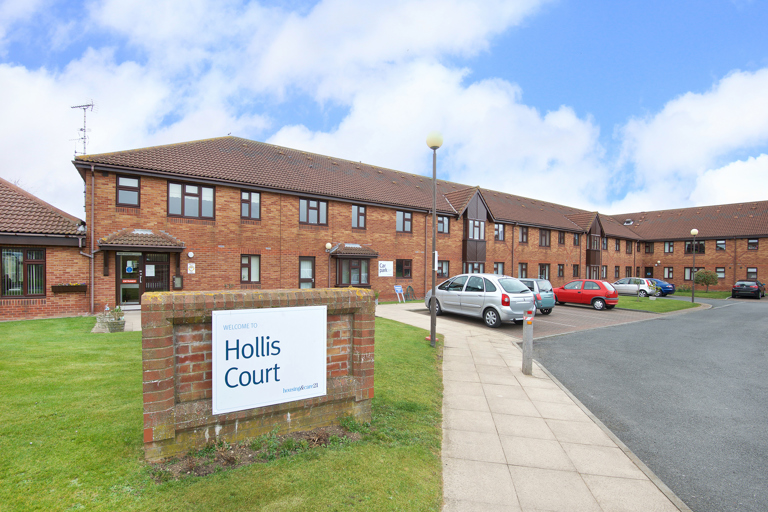 Hollis Court 05