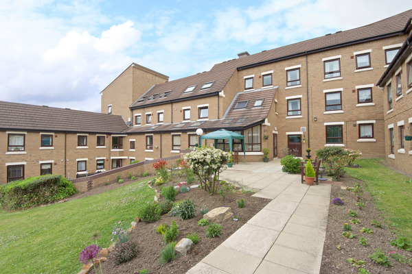 4533 Falkland Court 011