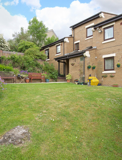 4533 Falkland Court 005