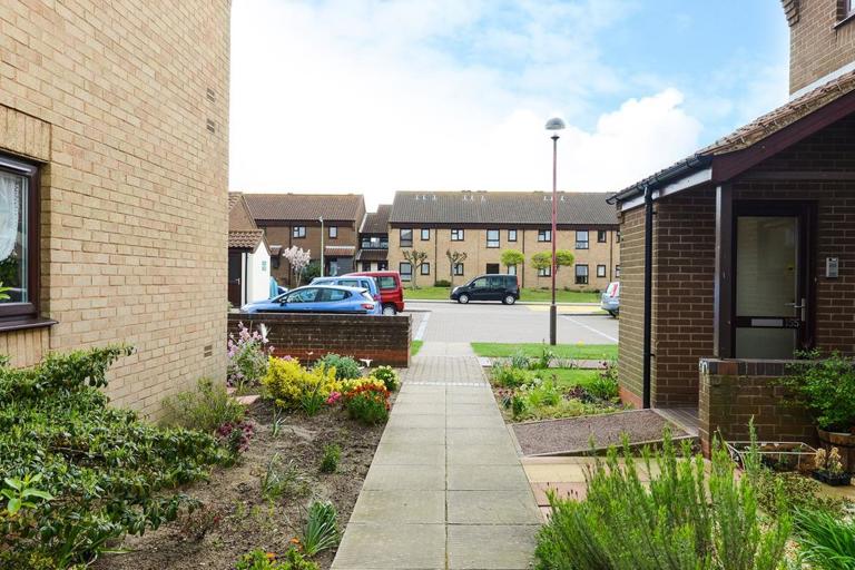 Swain Court 008