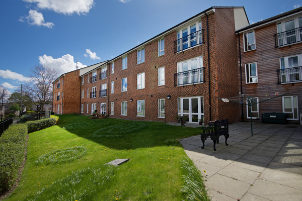 4131 Woodridge Gardens 005