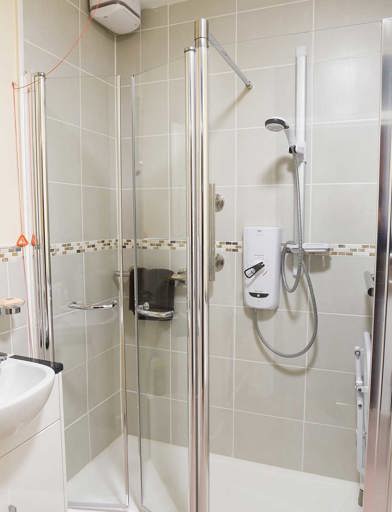 Legh Court Apartment Bathroom 