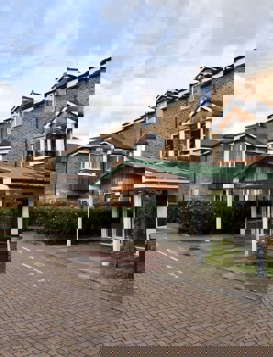 Cedar Court 6 