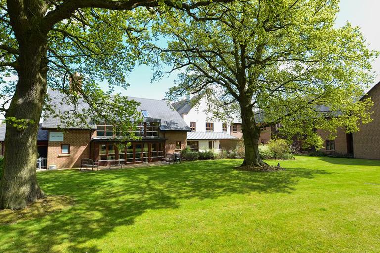 Oak House 010