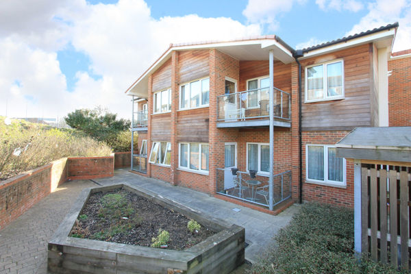 Bleriot Court 1