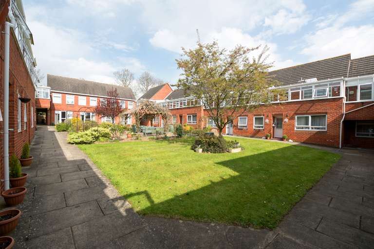 Hedley Davis Court 012