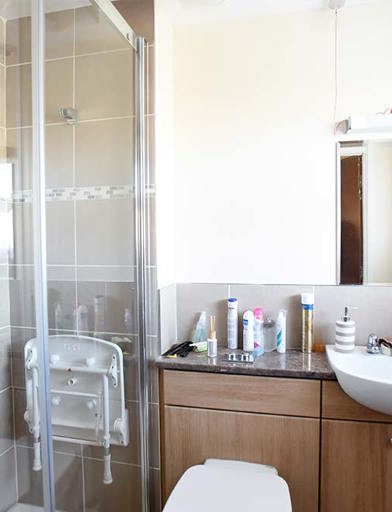 Minden Court 2 Bathroom 
