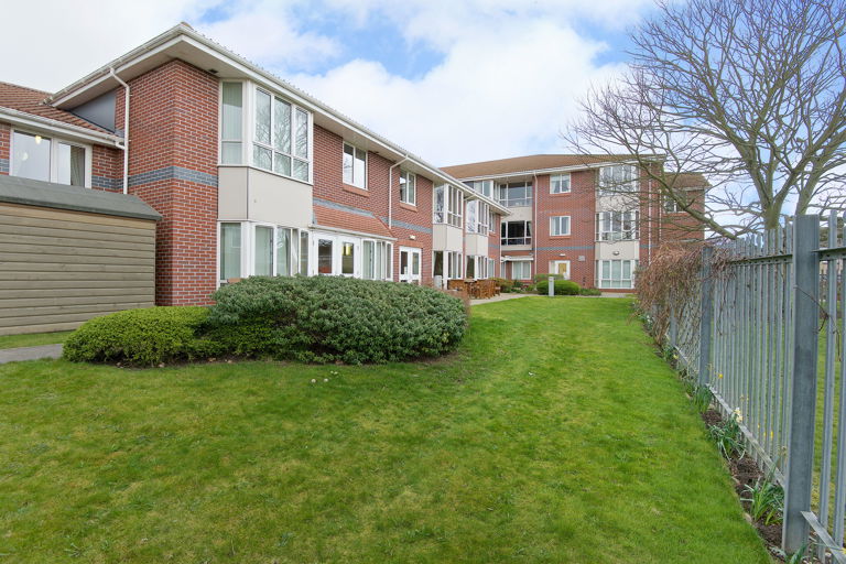 Applegarth Court 07