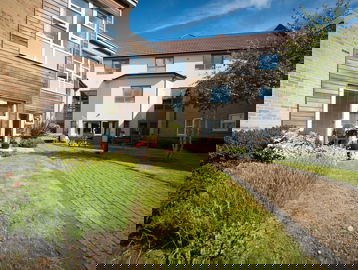 Cambrian Green Court 5
