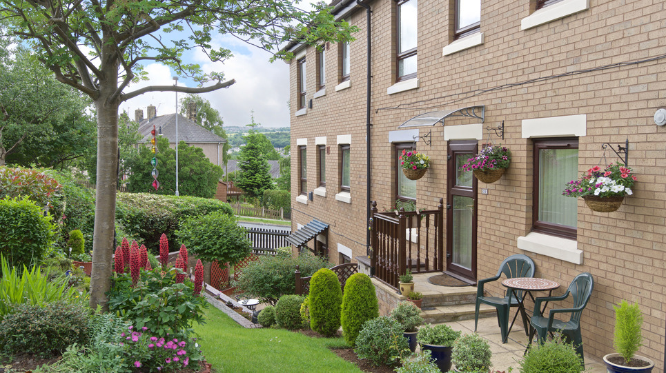 4533 Falkland Court 003