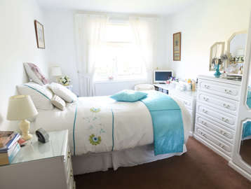 Lawrence Hill Court Bedroom