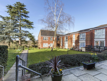 2102 Chalmers Court 006