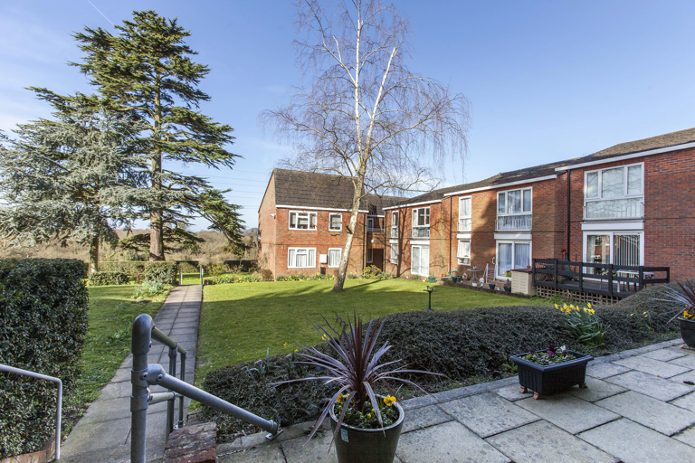 2102 Chalmers Court 006