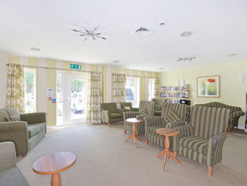 2516 Kingsway 002