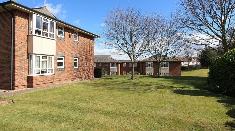 Absalom Court 9