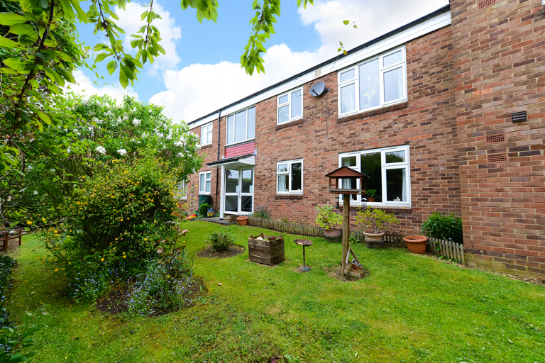 3002 Gloucester Court 007