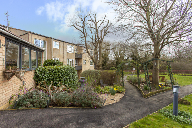 0404 Frederick Smith Court 002