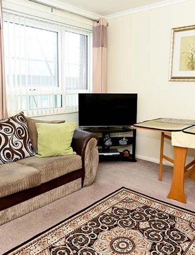 Gill Court Apartment Living Room 