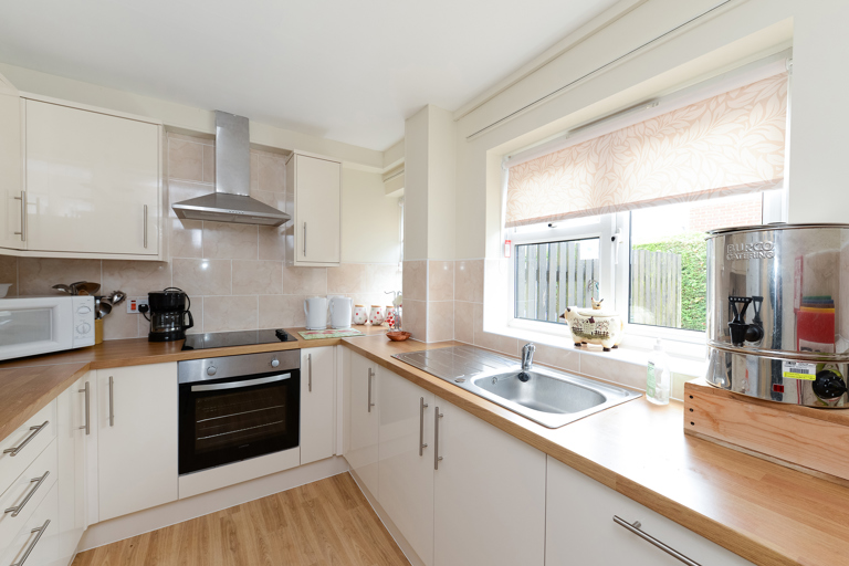 3002 Gloucester Court 003